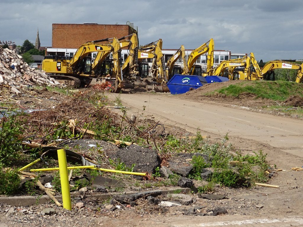 Daily, weekly or monthly equipment hire for a stop-start project